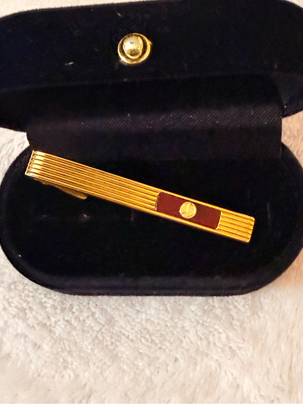 Dunhill Gold-Tone Tie Bar with Red Enamel Accent Brandnew condition No box